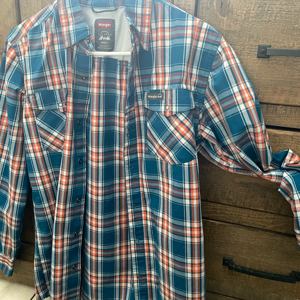 Wrangler Men's Teal and Red Plaid Button Down Shirt